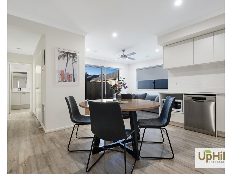 29 Kunlun Crescent, Clyde North VIC 3978