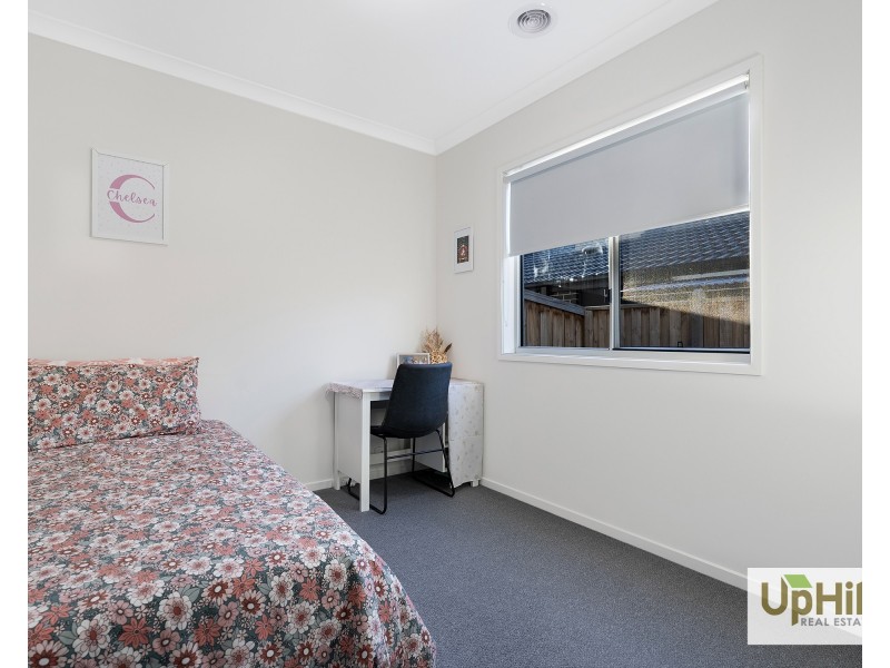 29 Kunlun Crescent, Clyde North VIC 3978