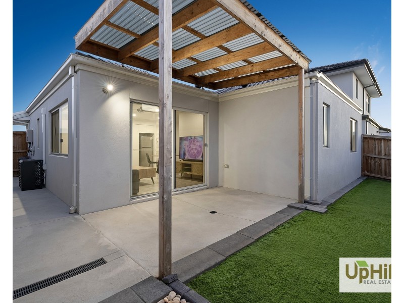 29 Kunlun Crescent, Clyde North VIC 3978