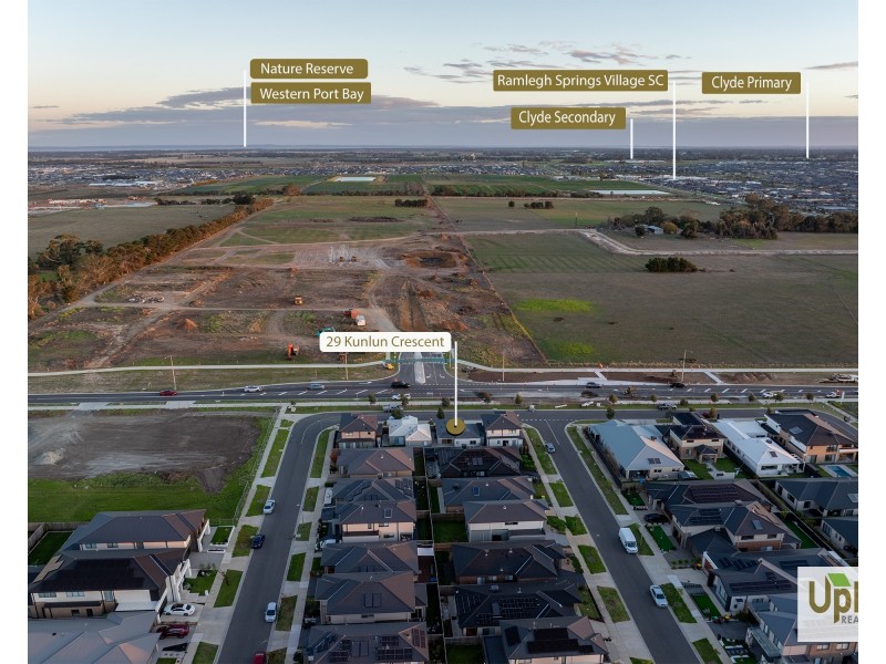 29 Kunlun Crescent, Clyde North VIC 3978