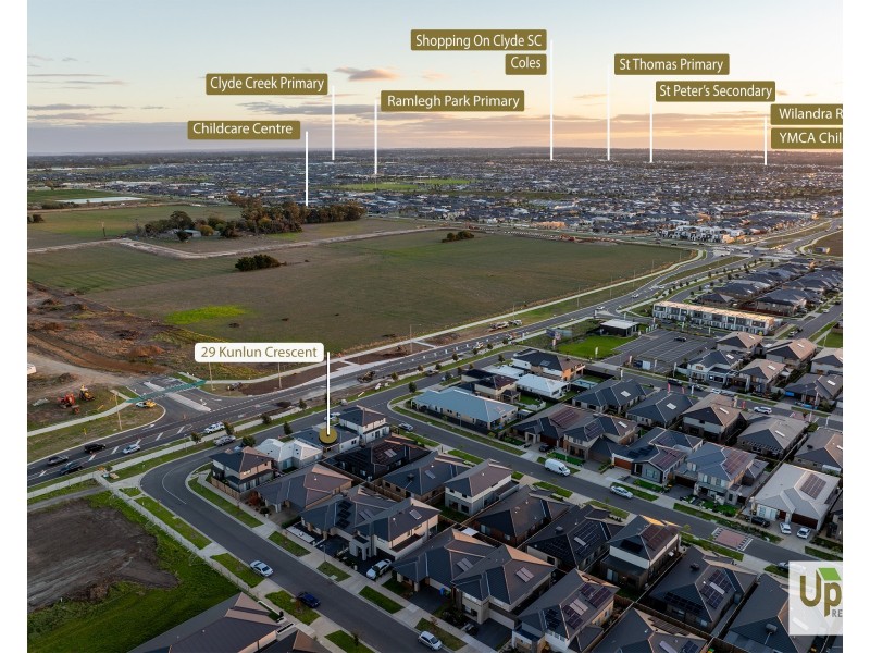 29 Kunlun Crescent, Clyde North VIC 3978