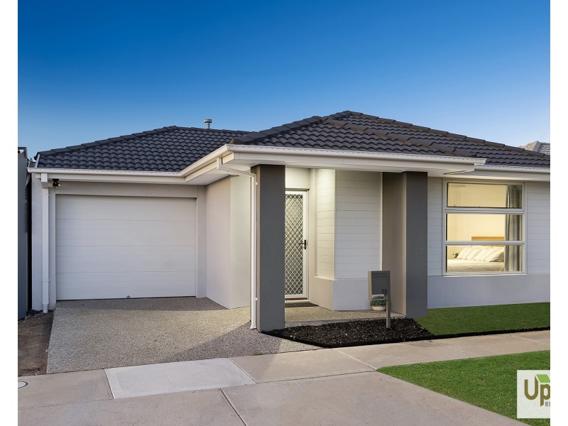 29 Kunlun Crescent, Clyde North VIC 3978