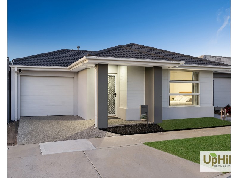 29 Kunlun Crescent, Clyde North VIC 3978