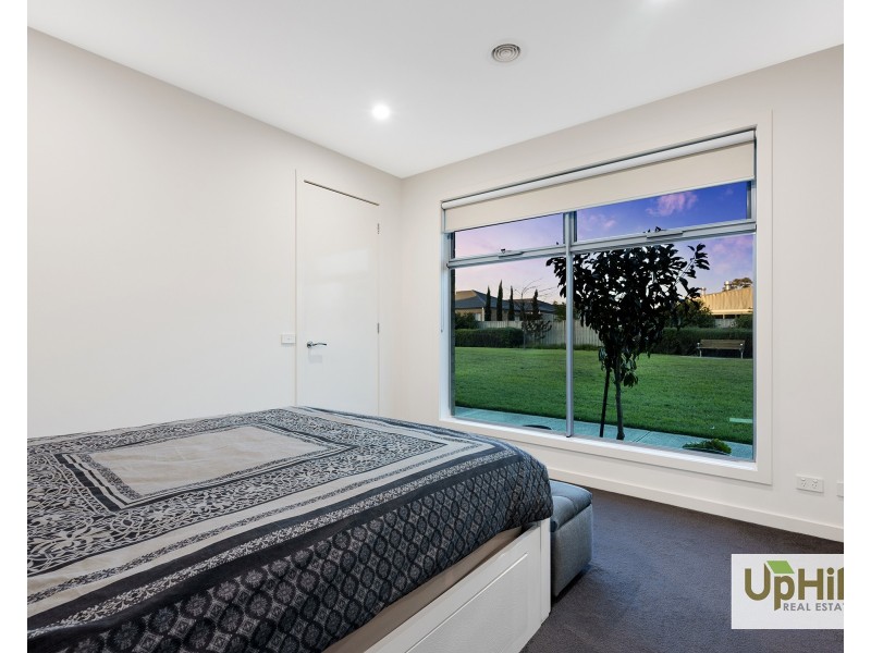 12 Marcela Walk, Clyde North VIC 3978