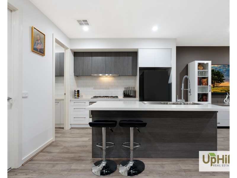 12 Marcela Walk, Clyde North VIC 3978