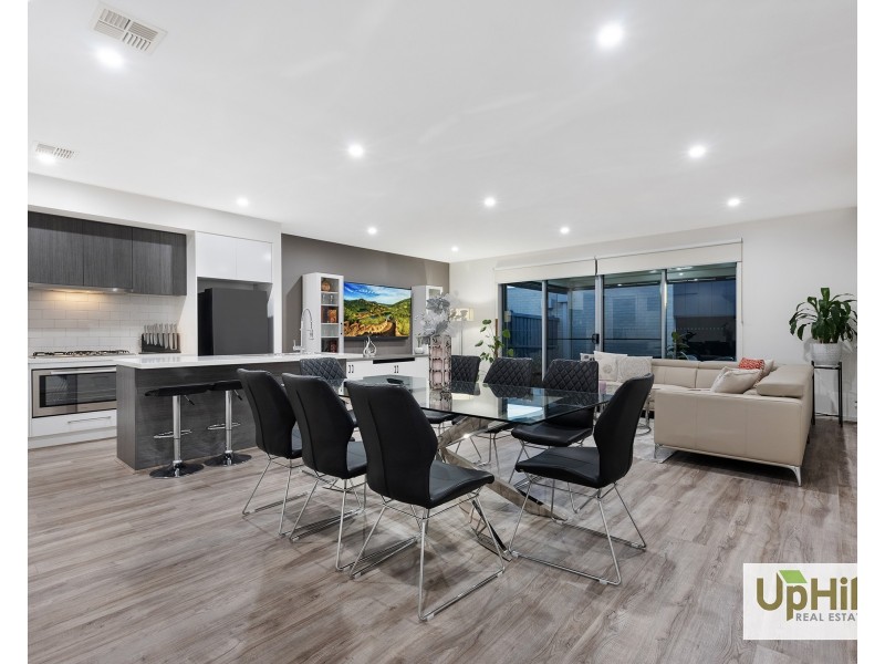 12 Marcela Walk, Clyde North VIC 3978