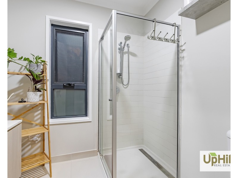 20 Carisbrooke Way, Clyde North VIC 3978