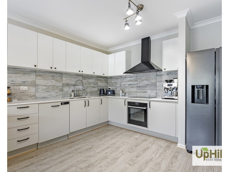 20 Carisbrooke Way, Clyde North VIC 3978