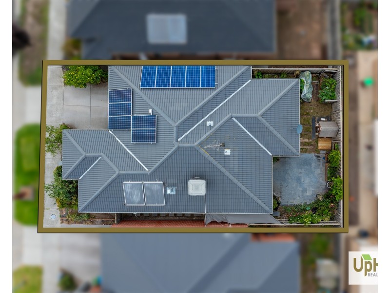 20 Carisbrooke Way, Clyde North VIC 3978