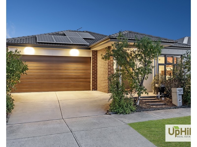 20 Carisbrooke Way, Clyde North VIC 3978