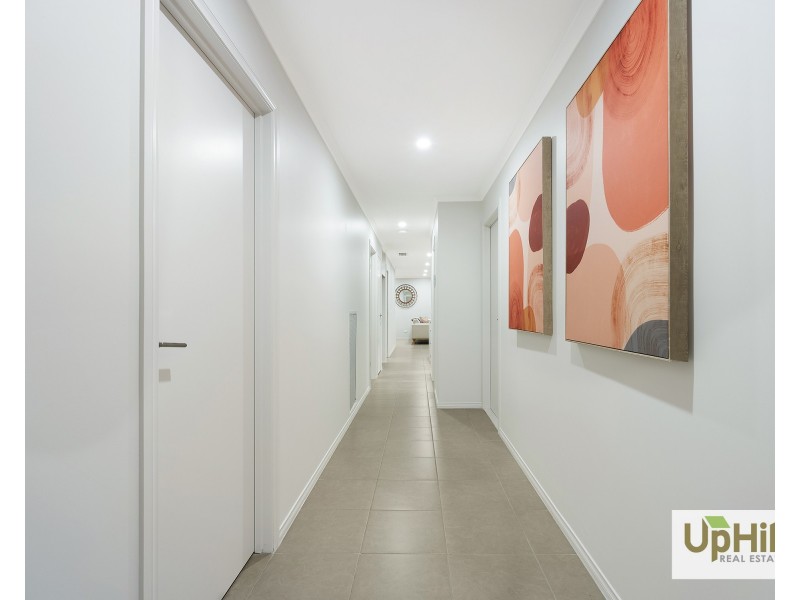 11 Omega Street, Carrum Downs VIC 3201