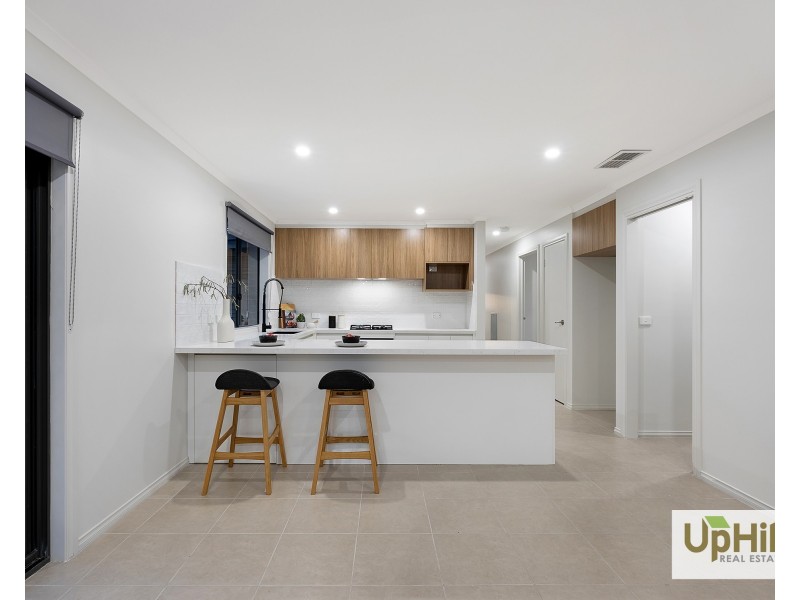 11 Omega Street, Carrum Downs VIC 3201