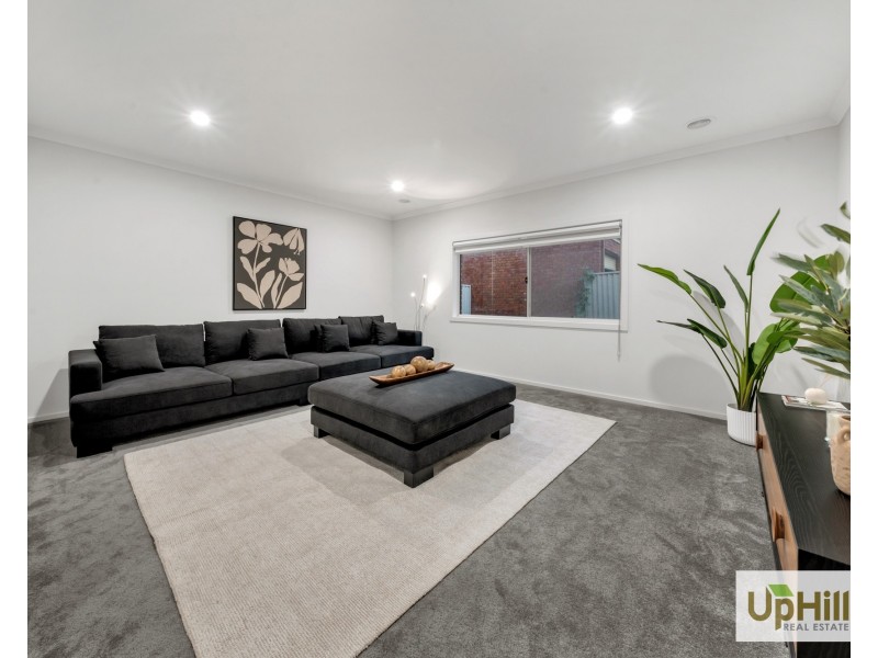 47 HUNT CLUB BOULEVARD, Cranbourne East VIC 3977