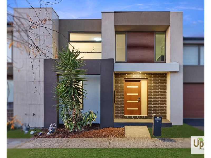 5A Fleuve Rise, Clyde North VIC 3978