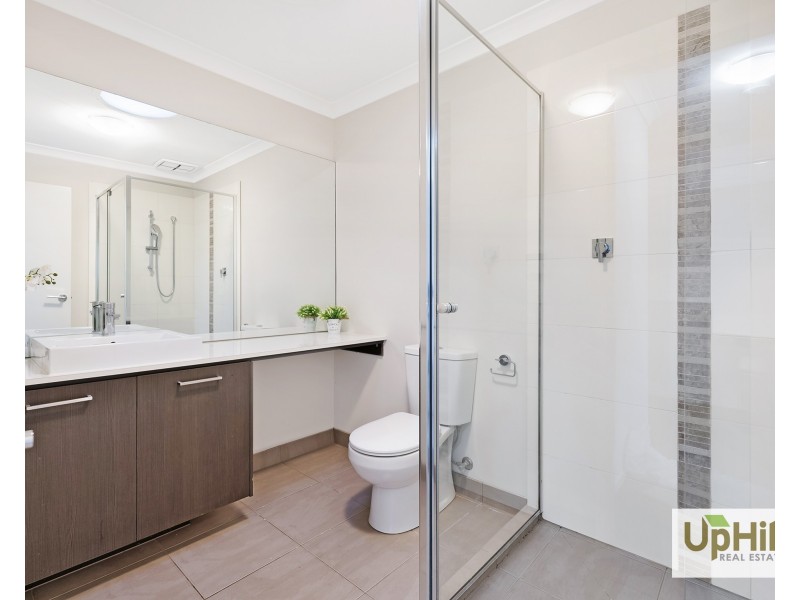 5A Fleuve Rise, Clyde North VIC 3978