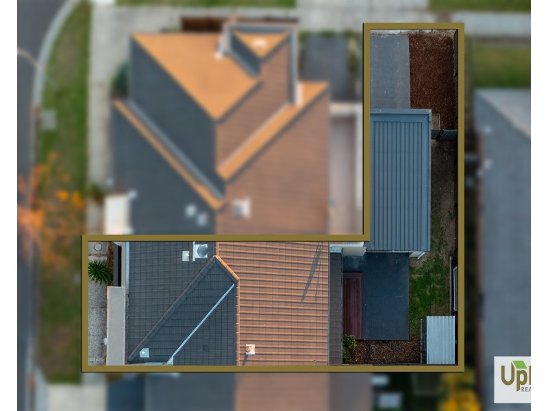 5A Fleuve Rise, Clyde North VIC 3978