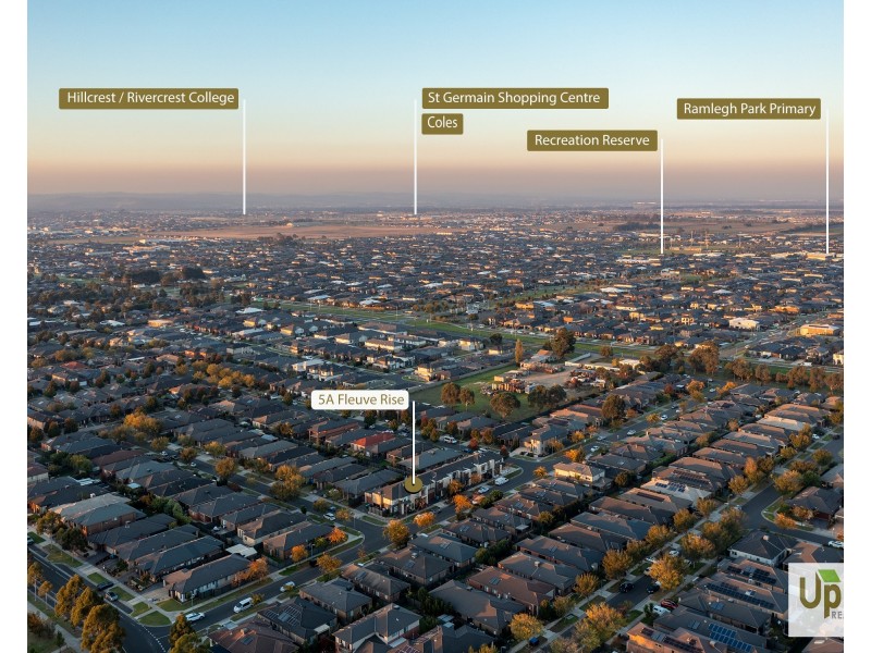 5A Fleuve Rise, Clyde North VIC 3978