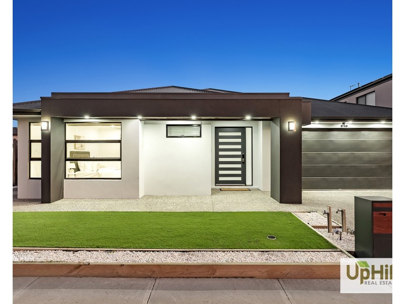 1 Coyote Road, Clyde North VIC 3978