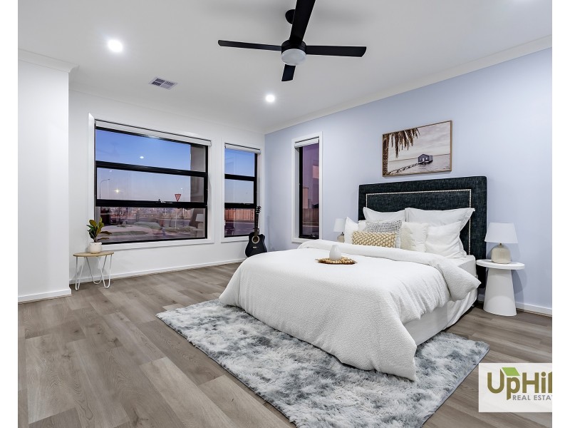 1 Coyote Road, Clyde North VIC 3978