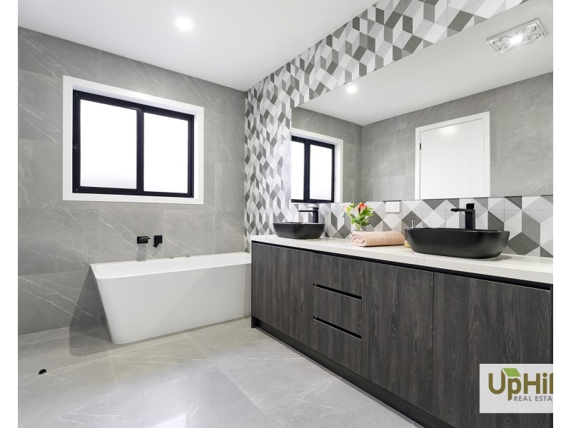 1 Coyote Road, Clyde North VIC 3978