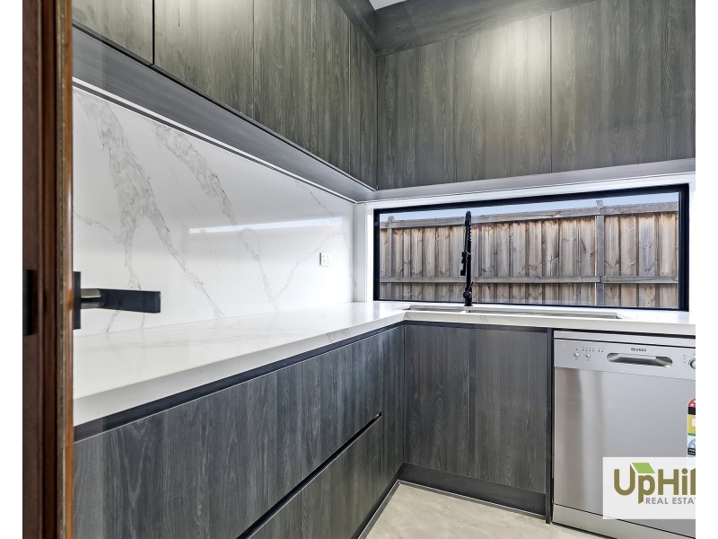 1 Coyote Road, Clyde North VIC 3978