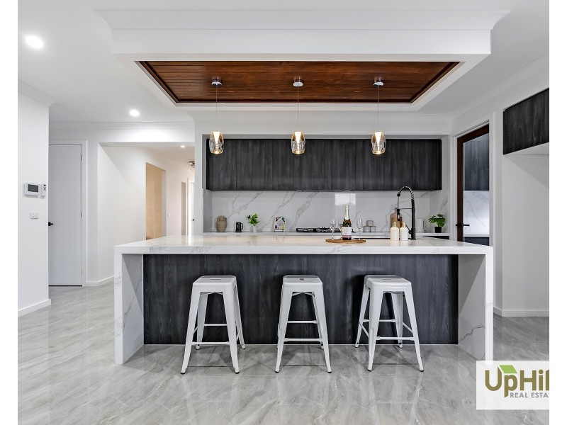 1 Coyote Road, Clyde North VIC 3978