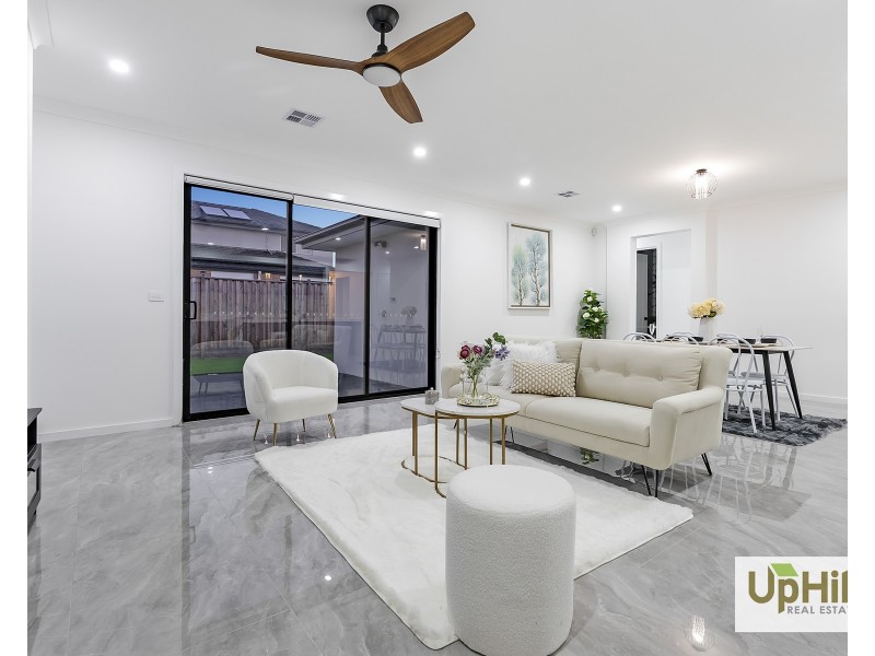 1 Coyote Road, Clyde North VIC 3978