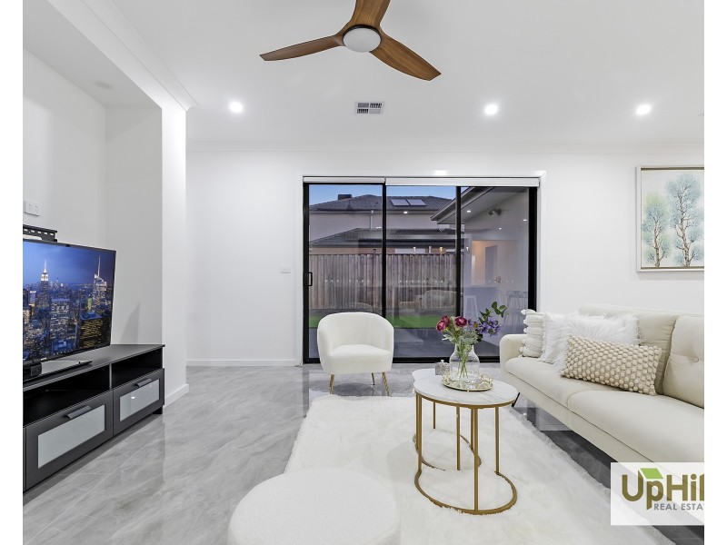 1 Coyote Road, Clyde North VIC 3978