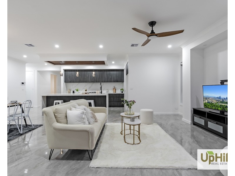 1 Coyote Road, Clyde North VIC 3978