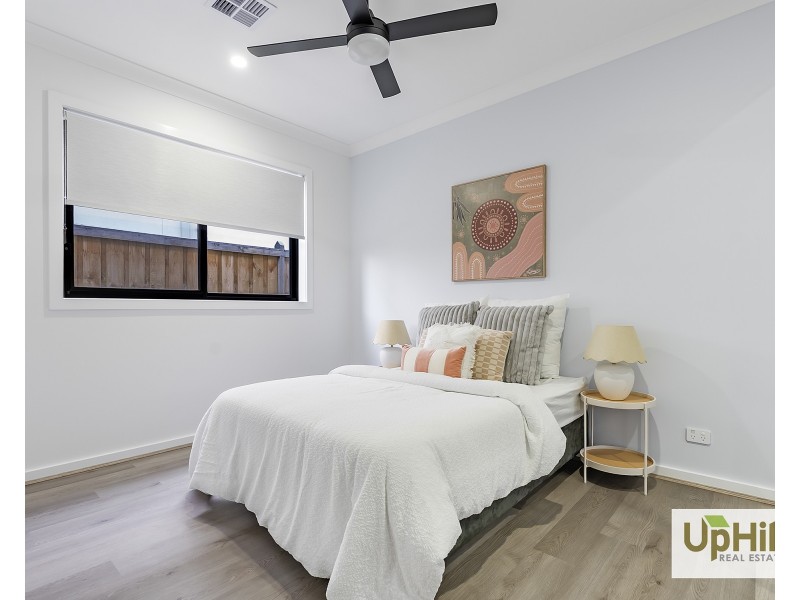 1 Coyote Road, Clyde North VIC 3978