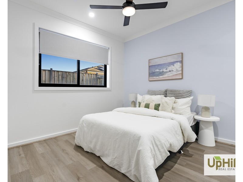 1 Coyote Road, Clyde North VIC 3978