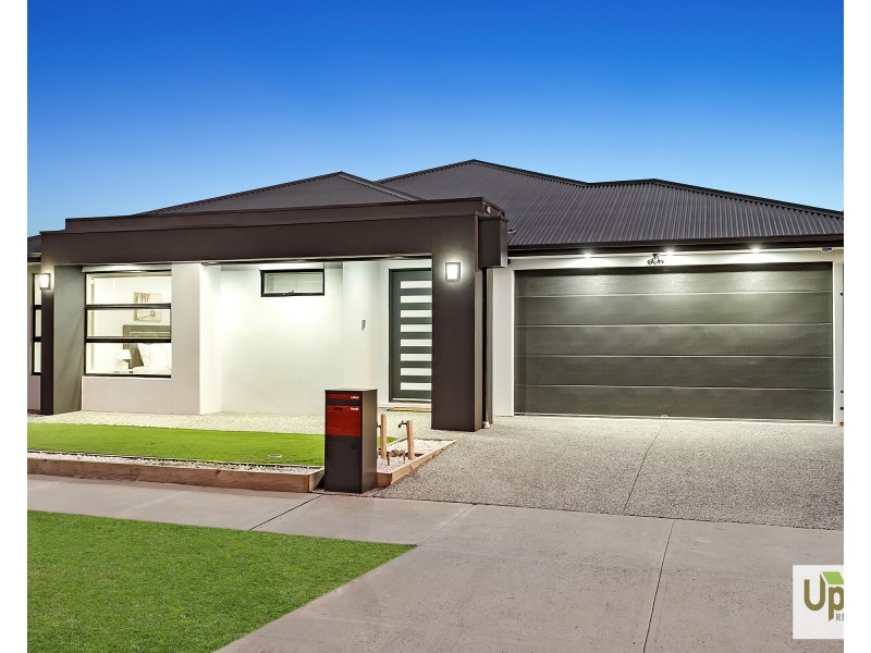 1 Coyote Road, Clyde North VIC 3978