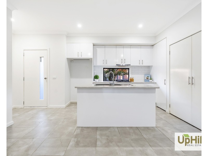 11 Valrena Way, Pakenham VIC 3810