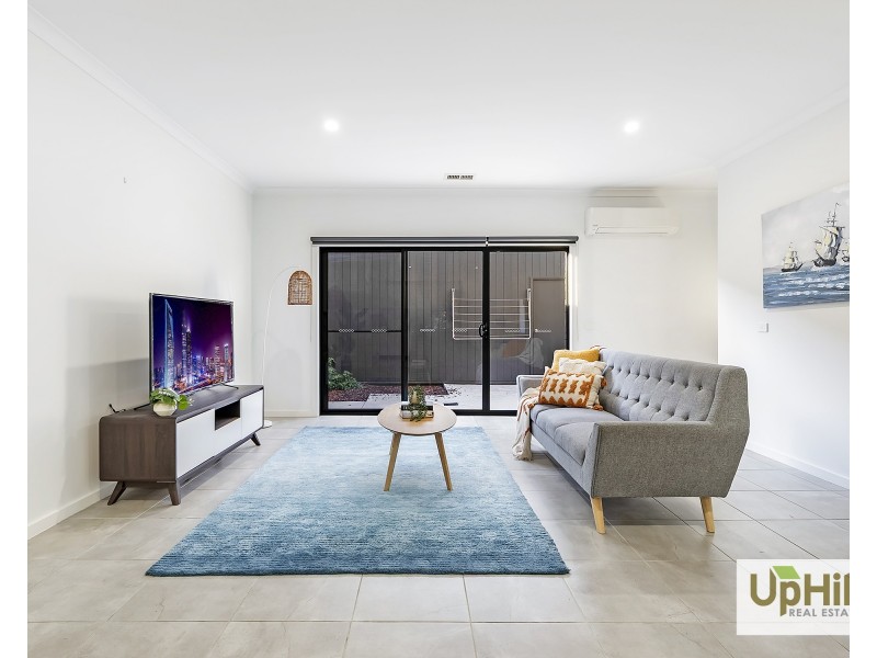 11 Valrena Way, Pakenham VIC 3810