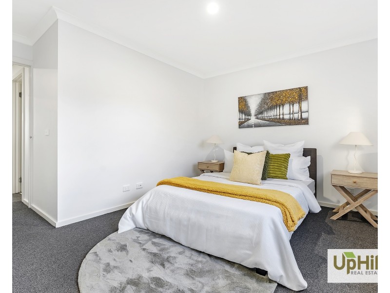 11 Valrena Way, Pakenham VIC 3810