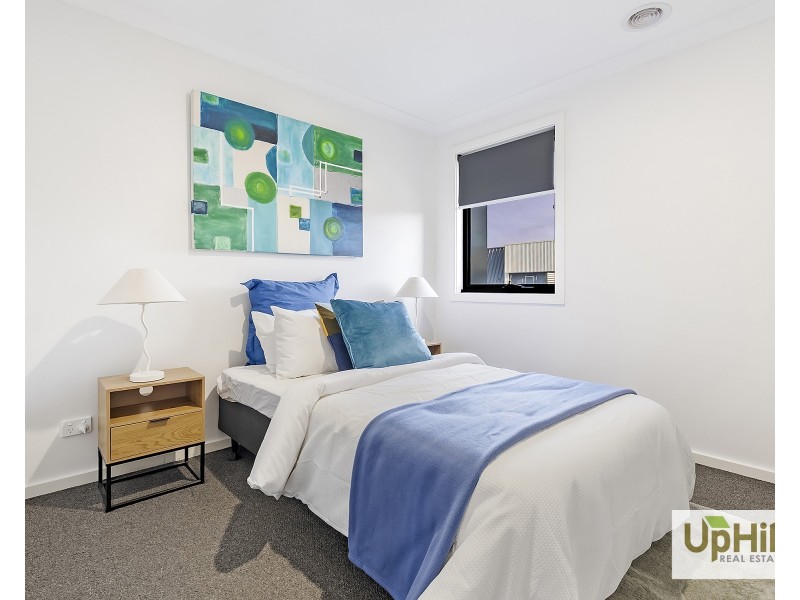 11 Valrena Way, Pakenham VIC 3810