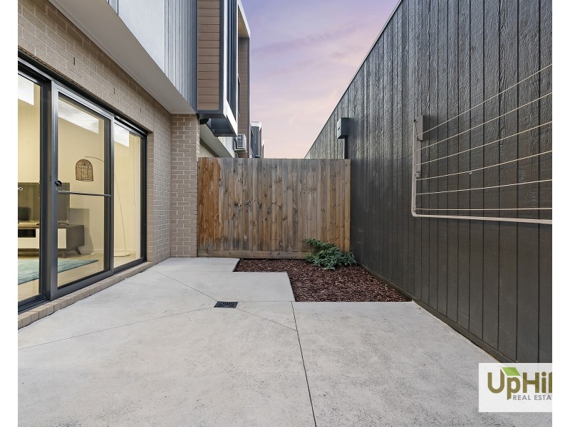 11 Valrena Way, Pakenham VIC 3810