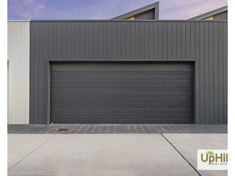 11 Valrena Way, Pakenham VIC 3810