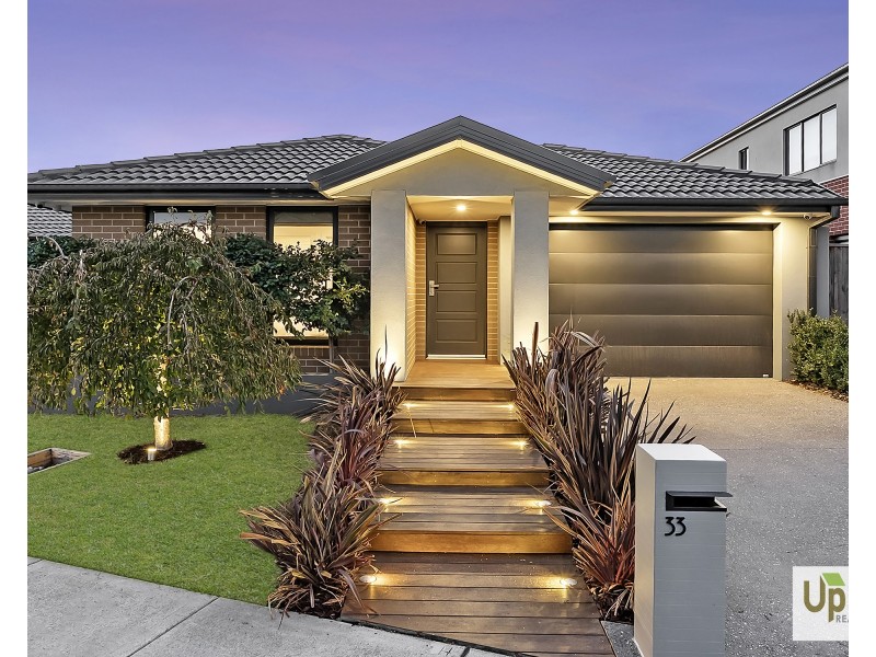 33 VERVE CIRCUIT, Cranbourne West VIC 3977