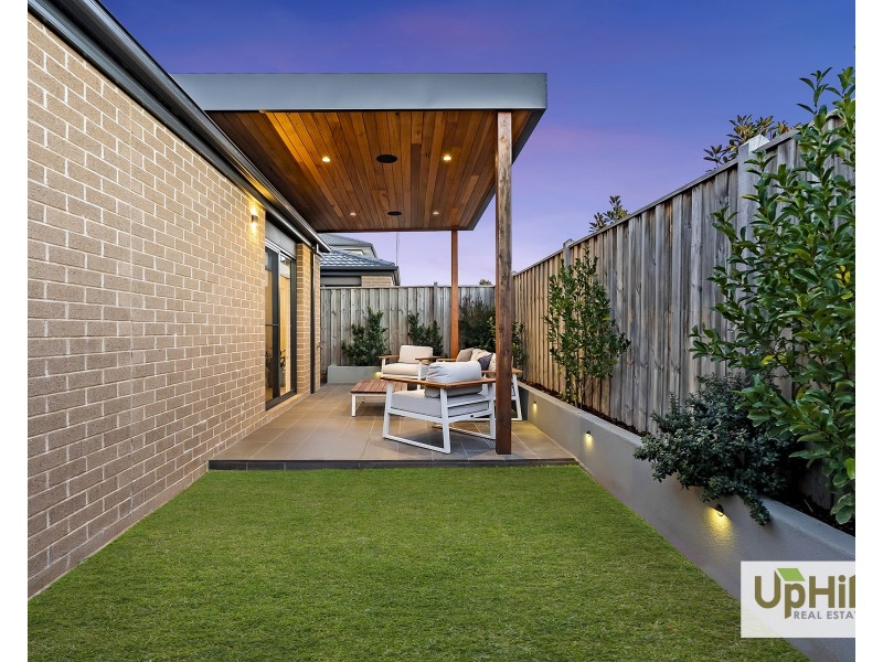 33 VERVE CIRCUIT, Cranbourne West VIC 3977