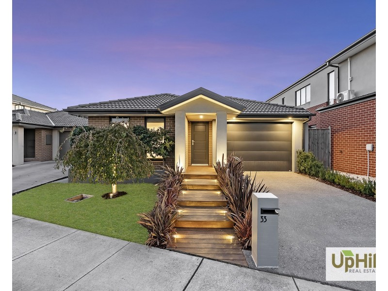 33 VERVE CIRCUIT, Cranbourne West VIC 3977