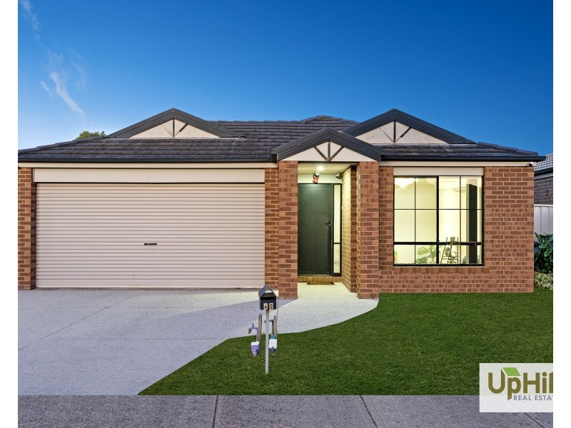 40 TYNDALL ST, Cranbourne East VIC 3977