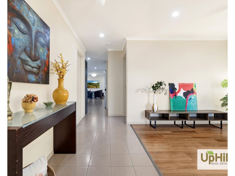 40 TYNDALL ST, Cranbourne East VIC 3977