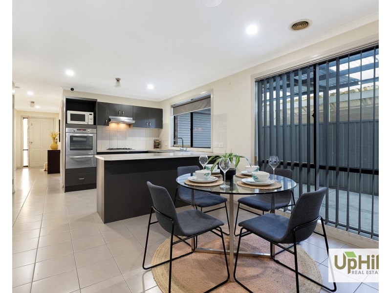 40 TYNDALL ST, Cranbourne East VIC 3977