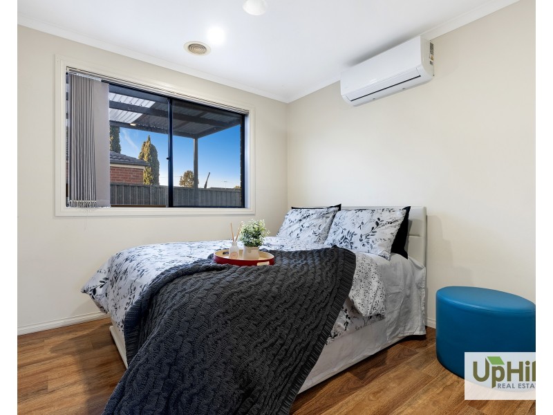 40 TYNDALL ST, Cranbourne East VIC 3977