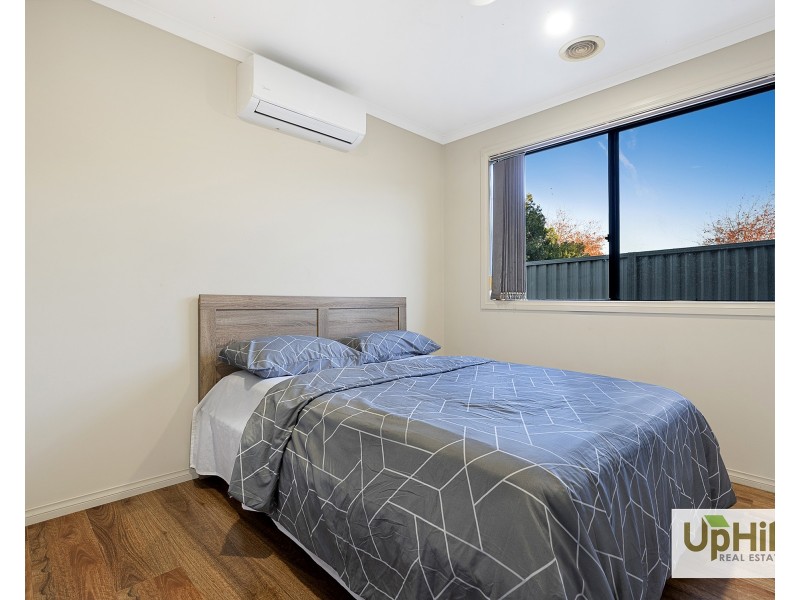 40 TYNDALL ST, Cranbourne East VIC 3977
