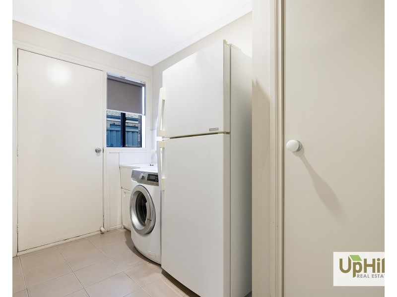 40 TYNDALL ST, Cranbourne East VIC 3977