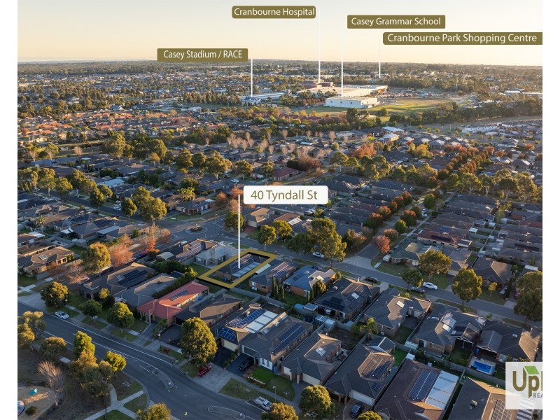 40 TYNDALL ST, Cranbourne East VIC 3977