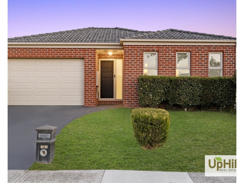 52 Tangemere Way, Cranbourne East VIC 3977