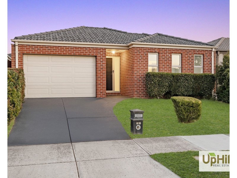 52 Tangemere Way, Cranbourne East VIC 3977